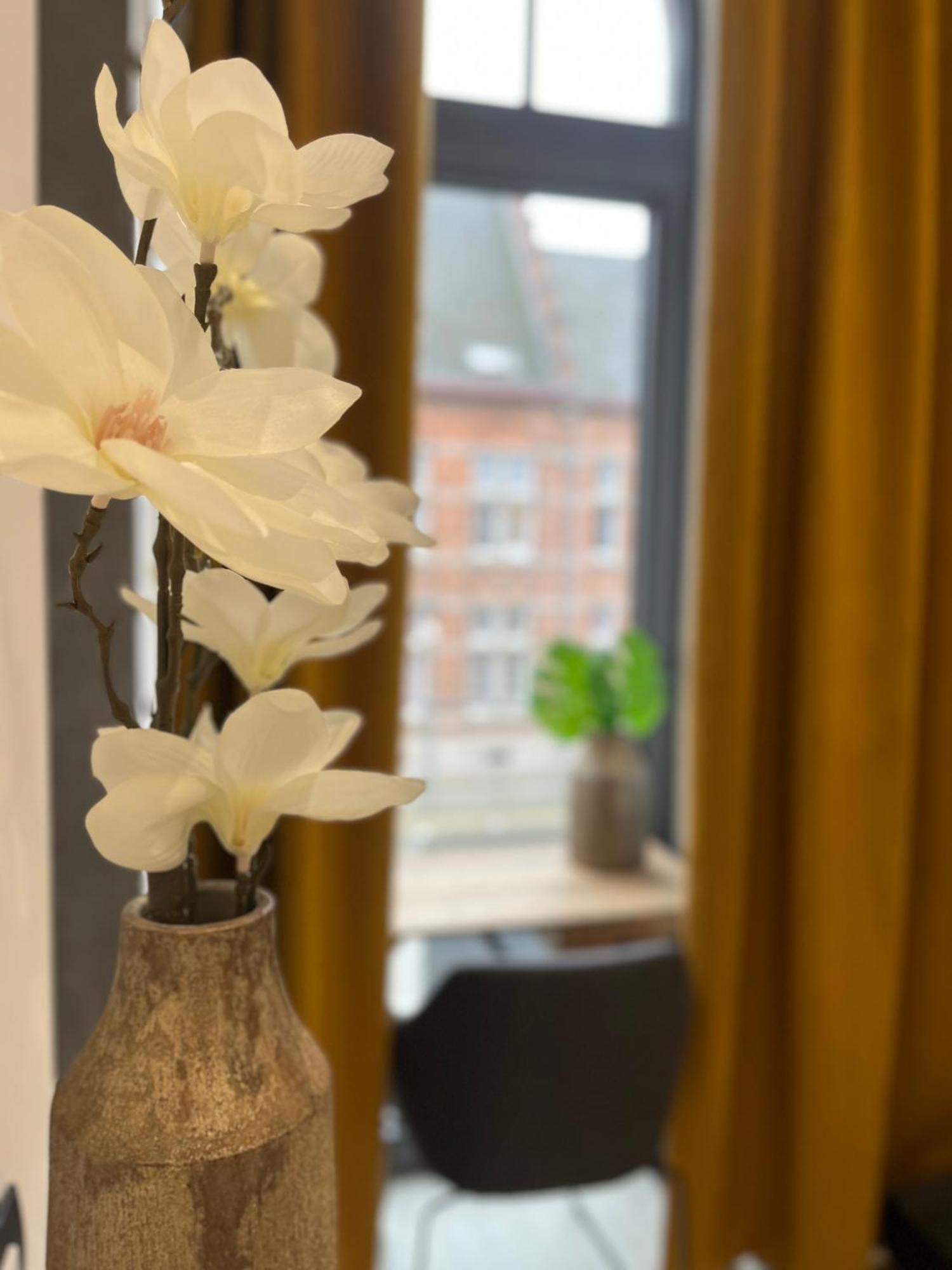 White Castle - Charleroi Airport Bed & Breakfast エクステリア 写真