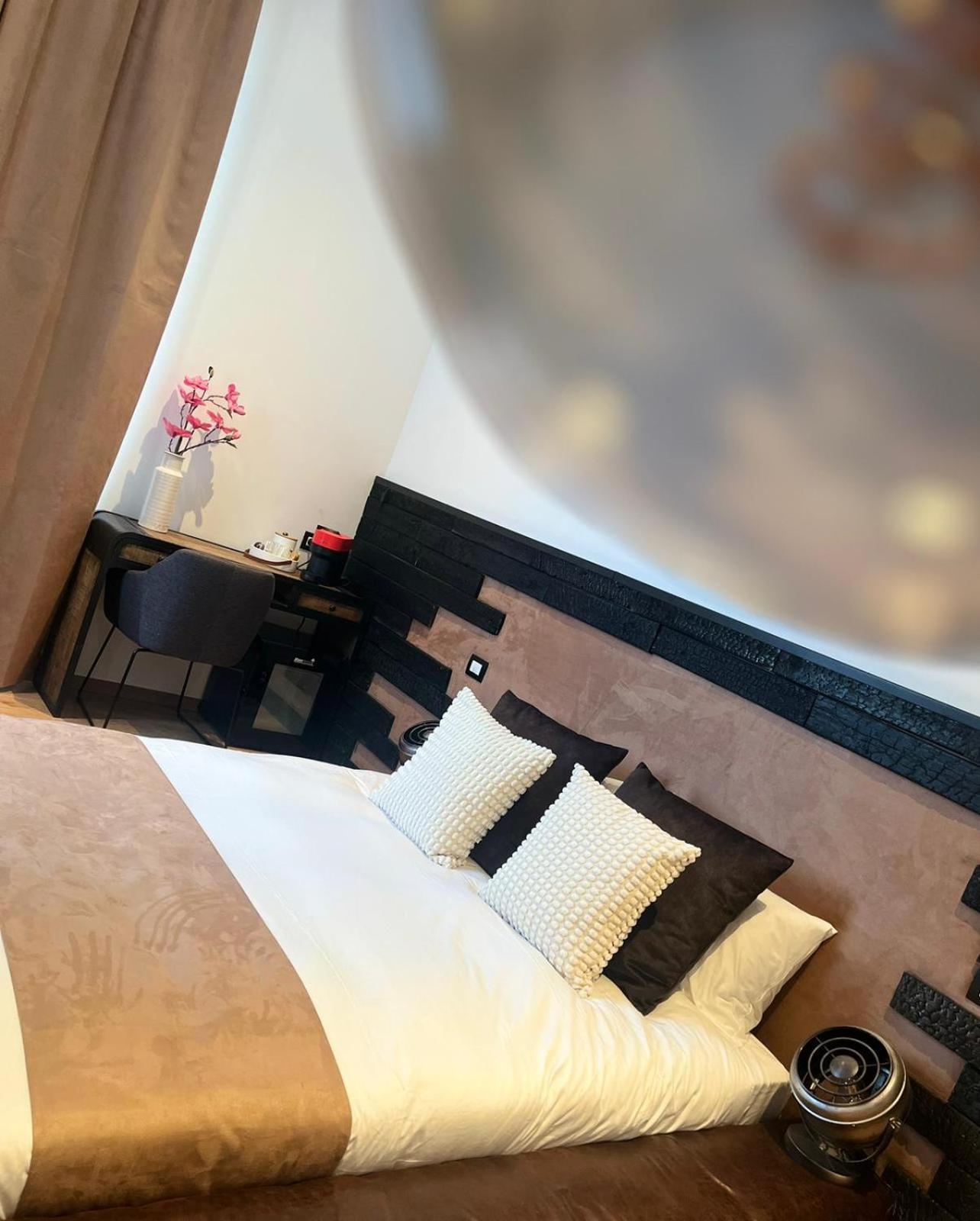 White Castle - Charleroi Airport Bed & Breakfast 部屋 写真